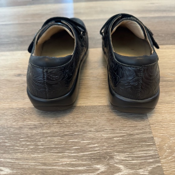 Alegria Joleen Black Floral Tar Tooled Shoe Size EU 37 / US 7 - 7.5 - Picture 4 of 7